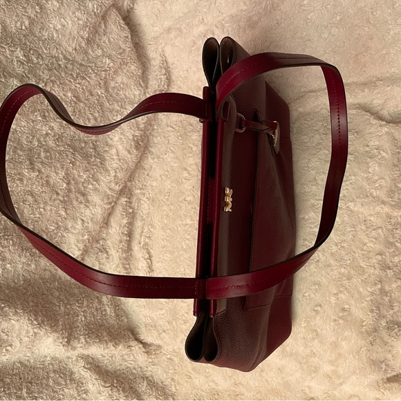 MICHAEL Michael Kors Meredith East West Bonded Leather Tote Bag in Oxblood red - Picture 11 of 16